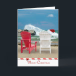 Jul på Beach Helgkort<br><div class="desc">Santa hat på en Adirondack-stol på kusten med vågar.</div>