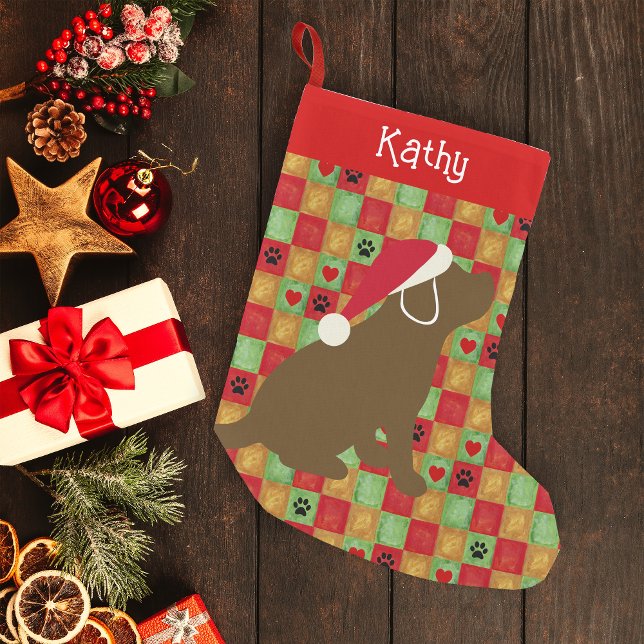 Jul Quilt Chocolate Labrador Puppy Liten Julstrumpa (Personalized Chocolate Labrador Puppy Quilt Design Christmas Stocking for Labrador Owners.)