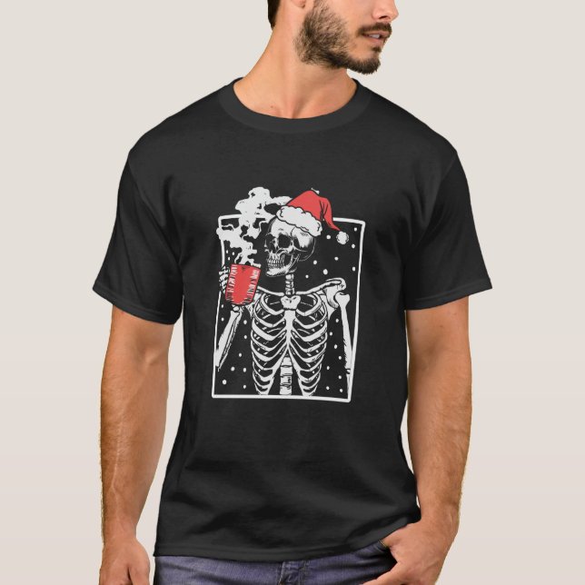 Jul Skeleton med leende roligt drickande T Shirt (Framsida)