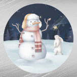 Jul Snögubbe, kanin Carrot Watercolor Runt Klistermärke<br><div class="desc">En snögubbe bär öra med en morot för näsan. Inquisitiv bunny tittar på morot.</div>