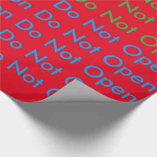 Jul som slår in papper presentpapper