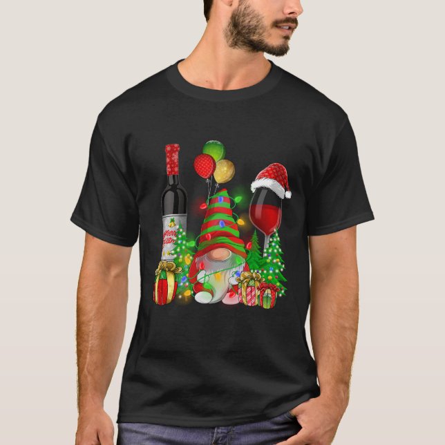 Jul Vin Gnomes for Julafton Cheer T Shirt (Framsida)