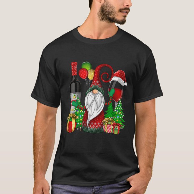 Jul Vin Gnomes for Julafton Cheer T Shirt (Framsida)