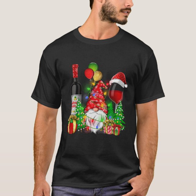 Jul Vin Gnomes for Julafton Cheer T Shirt (Framsida)