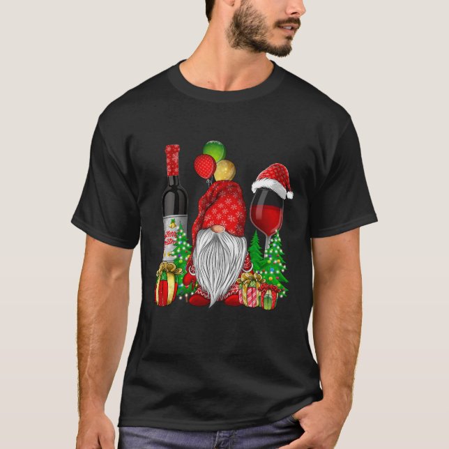 Jul Vin Gnomes for Julafton Cheer T Shirt (Framsida)