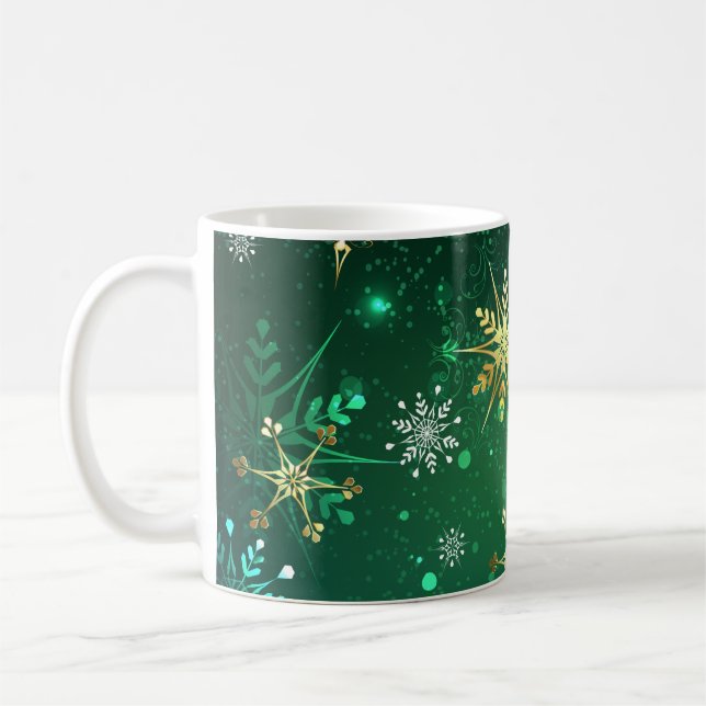Julafton Golden Snöflingor på Grönten - bakgrunden Kaffemugg (Vänster)