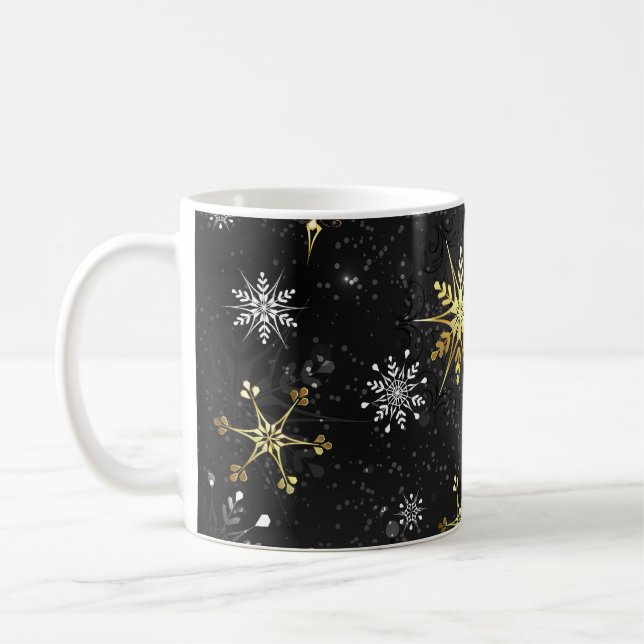 Julafton Golden Snöflingor på svart bakgrund Kaffemugg (Vänster)