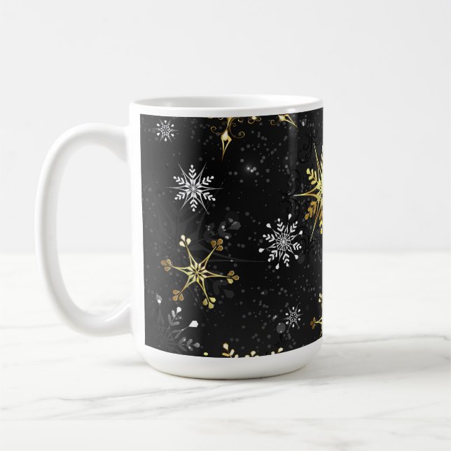 Julafton Golden Snöflingor på svart bakgrund Kaffemugg (Vänster)