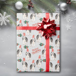 Julafton Hat Siberian husky, Pappra Presentpapper<br><div class="desc">En vacker Hund i Siberian husky bär en röd och vit,  strimlad julhatt i mönster på denna papper för julomslutning. Tillsammans med hund är grönt en grov sprit med röda bär och röd manustext som säger "God jul". Bilder och text placeras på silver grått-bakgrunden.</div>