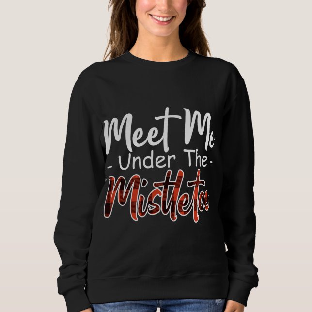 Julafton Red plaid möter mig under mistletoe T Shirt (Framsida)
