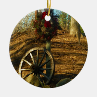 Julandetag och vagnhjul julgransprydnad keramik