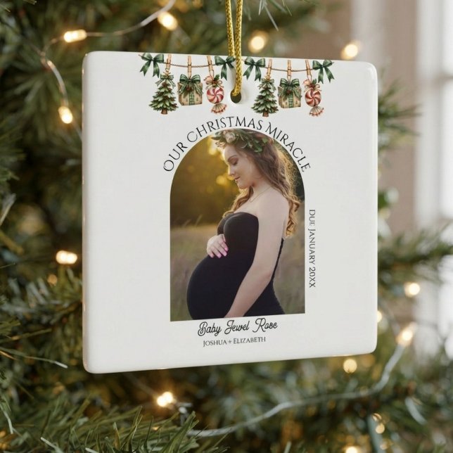 Julbild för graviditetsannonsering julgransprydnad keramik (Skapare uppladdad)