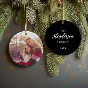 Julbildsornament med familjenamn och år julgransprydnad keramik