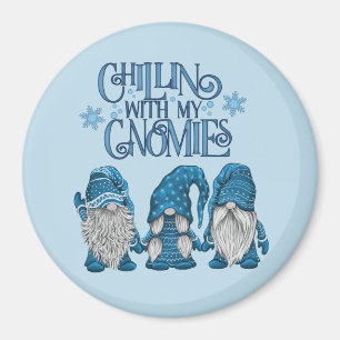 Julblåvinter - trio Chillin med mina garnomier Magnet