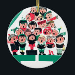 JulCarolers Julgransprydnad Keramik<br><div class="desc">Den här fina punkten innehåller en vintage som illustrerar barnmorskor/choir. Det här är perfekten Yuletide för vänner,  familj eller dig själv. God Jul!</div>
