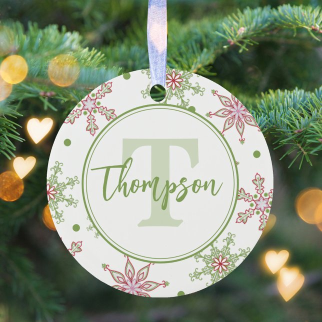 Juldag Helgdag Färgfull snöflummel Cute Monogram Julgransprydnad Keramik (Christmas holiday colorful snowflake pattern with simple monogram and calligraphy. )