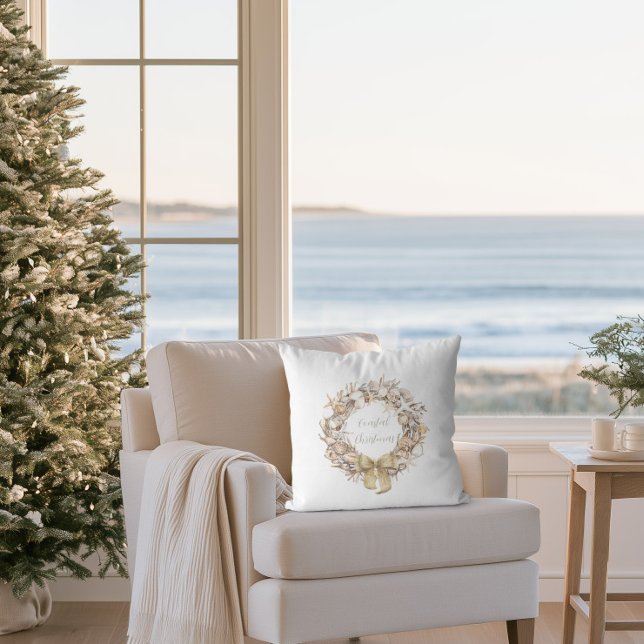 Juldekoration med kusttema och snäckor kudde (Seashell Wreath Coastal Christmas Pillow)