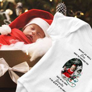Julen Kan Sova Under Trädet Baby Första Jul T Shirt
