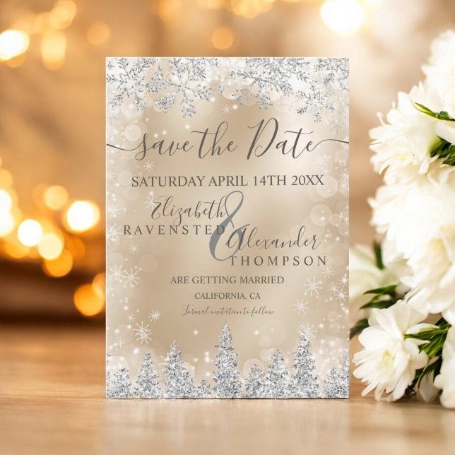Julen om fotboll i guld vid silver gräs, snö, spar spara datumet (Silver snow pine gold foil Christmas save the date)