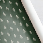 Julen Rustic Grönt och Gräs Träd i Beige Presentpapper<br><div class="desc">Anpassningsbar-designad julomslutning papper med skogens grönt i hand plockade och beige gräs träd.</div>
