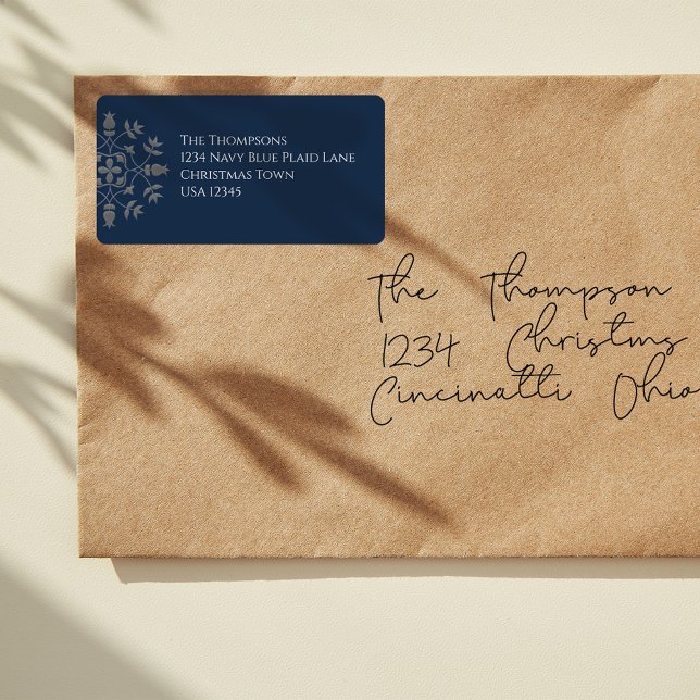 Julens Helgdag Enkelt marinblått snöflingor Adressetikett (Christmas elegant silver snowflake design return address label. )