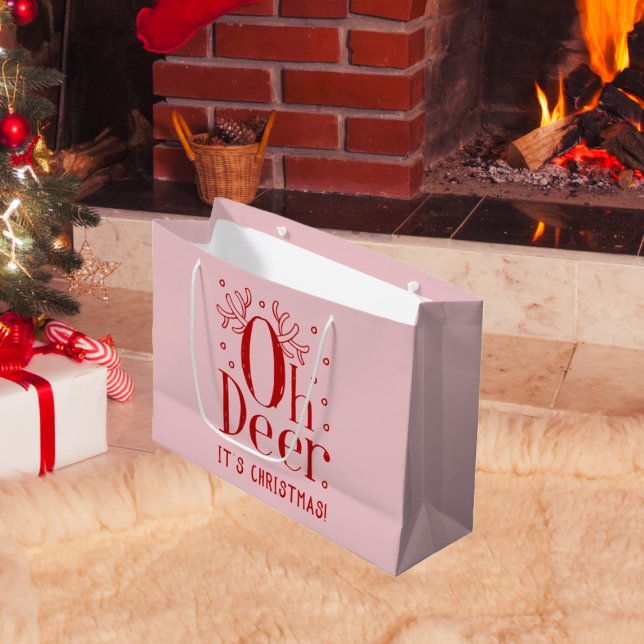 Julens hjort, ett lustigt exempel på stor presentv (Skapare uppladdad)