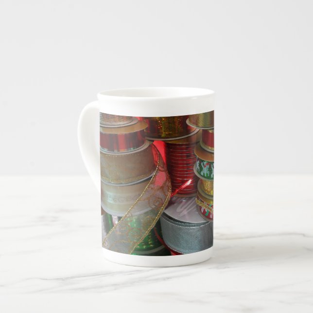 Julens Ribbon Helgdag Red och Guld Benporslin Mugg (Framsida vänster)