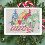Julens Vintage Reindeer Ät A Candy cane Julkort<br><div class="desc">Julfärgade renar som äter ett Helgdag i Candy cane.</div>