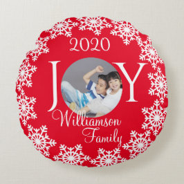Julfamiljen JOY Red with White Snowflake H Rund Kudde