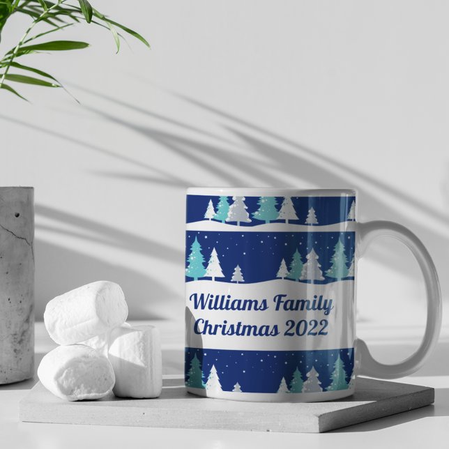 Julfamiljen Reunion BeSnyval Winter Monogram Kaffemugg (Skapare uppladdad)