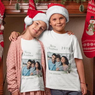 Julfamiljens fotovita kon med gräs namn-pojken t shirt