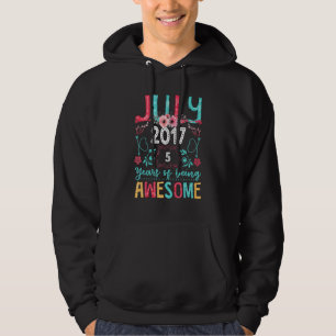 Julflicka 2017 5:e födelsedagen 5 år gammal hoodie