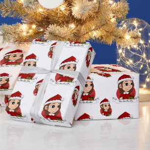 Julflicka med brunt vågigt hår pappert presentpapper