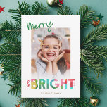 Julfoto för nyans och nyans av nyans julkort<br><div class="desc">Den här roligten har ett ljust julkort med färgstark helgdag, läsning, "Merry & Bright" i grönt, kalk, körsbärsröd, rosa, guldfärgad gult och akvarium. Typografin för "Bright" från ord innehåller en överlappande utformning av mjukpapper, som också ingår på baksidan (överlappande Julgranar). Vävnadspappret har ett vagt, decoupage-utseende. Detta ljusa kort framkallar en...</div>