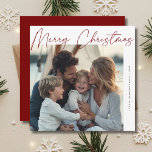 Julfoto från Calligraphy Family Nautical Beach Julkort<br><div class="desc">Skicka varmt helgdag önskemål med ett vackert fotoport på familjestranden med elegant-kalligrafi. Denna nautiska konstruktion fångar kärnan av en tropisk marin jul, perfekt för familjer som kärlek i havet. Det minimalistiska kusttemat, i kombination med modern typografi, ger en tidlös beröring till dina röda julhälsningar och skapar det som ett val...</div>