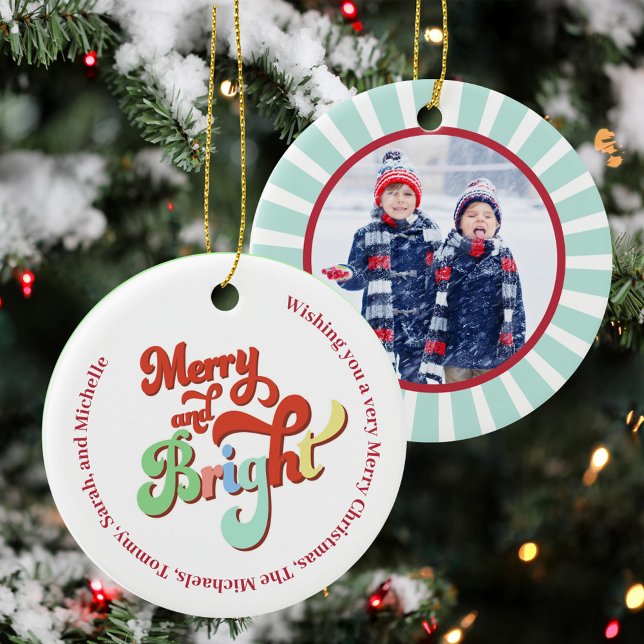 Julfoto Merry och Bright-Anpassningsbar Julgransprydnad Keramik (Merry and Bright colorful retro style photo ornaments. )