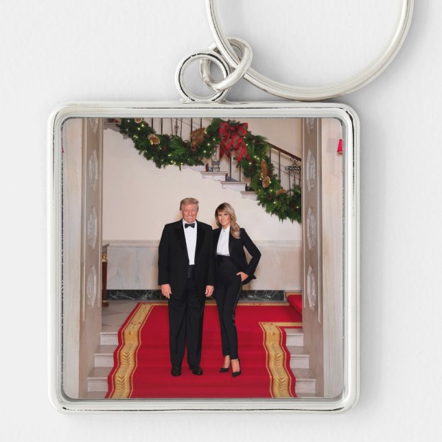 Julfotsteg President Donald Trump & Melania Fyrkantig Silverfärgad Nyckelring (Framsidan)