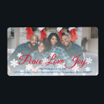 Julfreden Kärlek Joy Red Script Ditt foto Fraktsedel<br><div class="desc">Skicka över Peace Kärlek och Joy till jul med ett familjefoto och namn-återvändandeadressetikett. Använda ditt eget speciella foto och din familj namn eller lägg till din egen text. Lägg till din egen returadress. Modern PEACE KÄRLEK JOY i helgdag-röd skripttypografi med vit snöflingbakgrund med familjefoto eller personlig och personlig-familj namn. Skicka...</div>