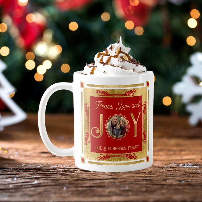 Julfreden Kärlek och Joy Family Photo Kaffemugg (Christmas Peace, Love and Joy Family Photo Coffee Mug - Christmas Red and Faux Gold)
