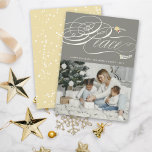 Julfreskalligrafi - Foliage Classic Foto Julkort<br><div class="desc">Designad av tjock*fa*tin. Enkel att anpassa med egen text,  bild eller bild. Kontakta tjock*fa*tin direkt om du vill ha anpassningsbar. Avgifter för anpassningsbar gäller. www.zazzle.com/fat_fa_tin www.zazzle.com/color_therapy www.zazzle.com/fatfatin_blue_knot www.zazzle.com/fatfatin_red_knot www.zazzle.com/fatfatin_mini_me www.zazzle.com/fatfatin_box www.zazzle.com/fatfatin_design www.zazzle.com/fatfatin_ink.</div>