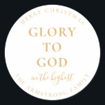 Julgåva från Modern Guld Religiösa Runt Klistermärke<br><div class="desc">Denna moderna julklapp med religiösa har en palett med guld och vitt färg och ord "Glory to God in the Highest" och "God jul" och ditt namn är skrivet i ett klassiskt serif-teckensnitt och ett handskrivet kalligrafiskt skript. TDdesignad för att matcha min Guld Simpity-julsamling. Se till att du bläddrar bland...</div>
