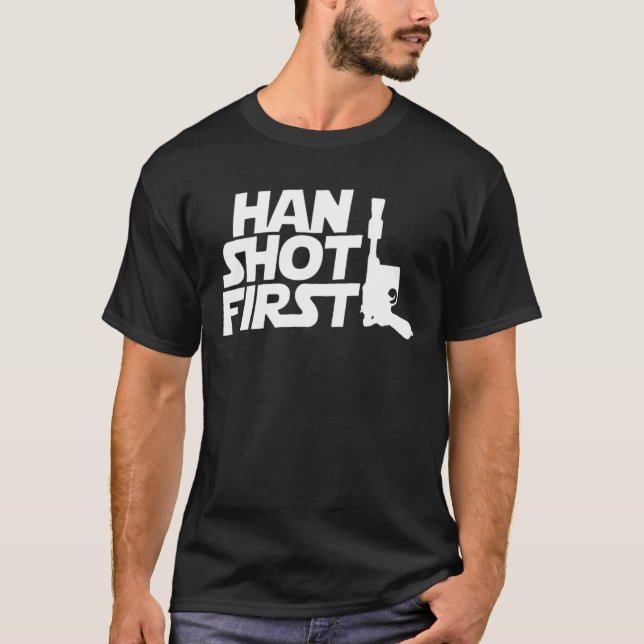 Julgåva Han sköt första QE924 Best Trending T Shirt (Framsida)
