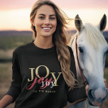 Julglädjen till världens typografi t shirt<br><div class="desc">En julklapp med modern Joy till världstypografin som är skriven i olika typsnitt och färg i guld,  röd och vit helgdag. Den enkla moderna designen ser underbar ut på mörkens skjortor. Få dem till alla i familjen för dina helgdag.</div>