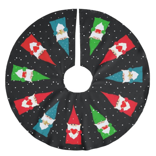 Julgnomar på svart julgransmatta borstad polyester (Framsidan)