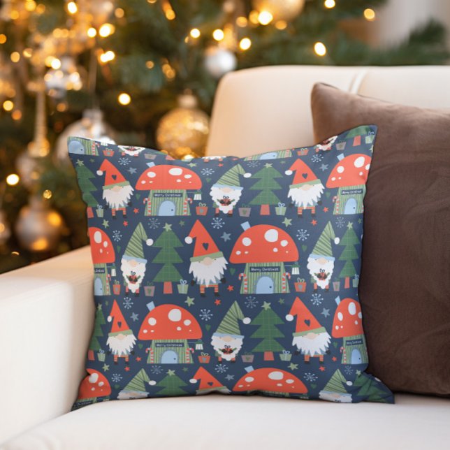 Julgnomar Svamp Hus Högtid Kudde (Christmas gnomes pillow)
