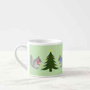 Julgran dekorerar ekorrar espressomugg