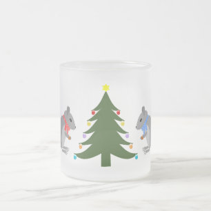 Julgran dekorerar ekorrar frostad glasmugg