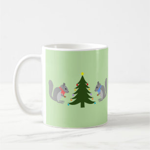 Julgran dekorerar ekorrar kaffemugg