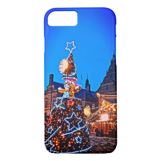 Julgran framför Tornhall Case-Mate iPhone Skal (Baksida)