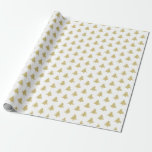 Julgran Iconic Mönster Festive Guld/White Presentpapper<br><div class="desc">Ett enkelt,  minimalistiskt helgdag och vitt Julgran-ikoniskt mönster skapat med en guld-ikon silhouette. Träd upprepas i förskjutningsrader för en sömlös övertryckning. Mönster är en roligt för presentemballering,  helgdag eller dekoration av ditt hem till party vid jul.</div>